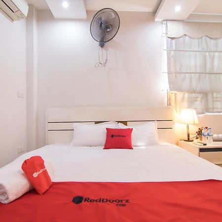 Reddoorz Yen Phu Street Hotel Ханой Екстериор снимка