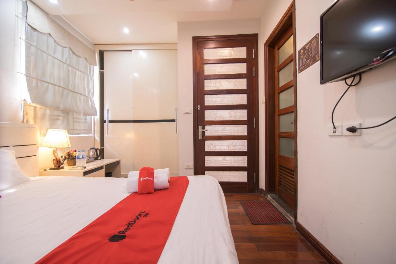 Reddoorz Yen Phu Street Hotel Ханой Екстериор снимка