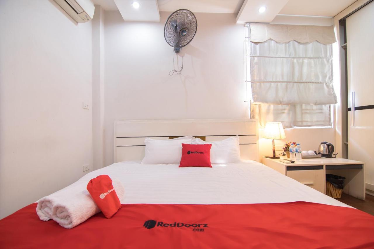 Reddoorz Yen Phu Street Hotel Ханой Екстериор снимка